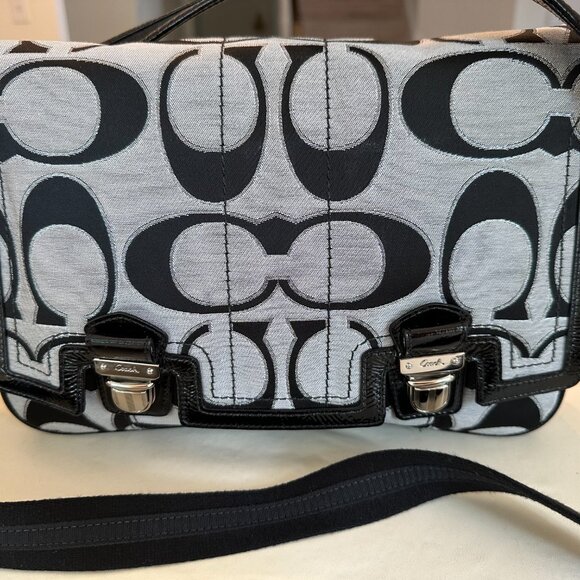 Coach Bag Purse w/ should strap - Picture 2 of 7